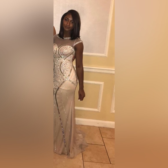 PROM DRESS! - Picture 4 of 4